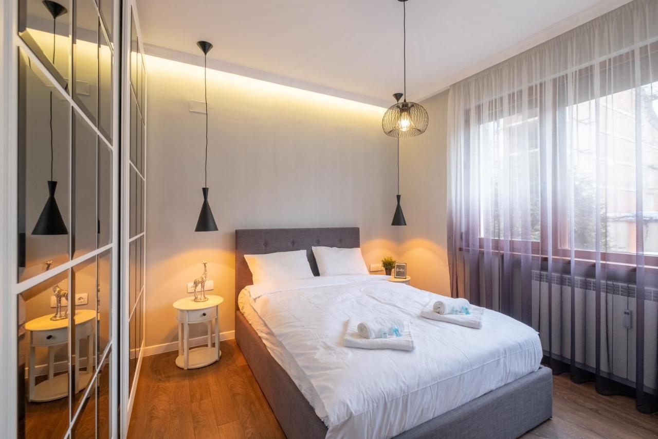 Apartemen Designer & Cozy 2bd Flat With A Parking In The Center By Flat Mаnager Sofia